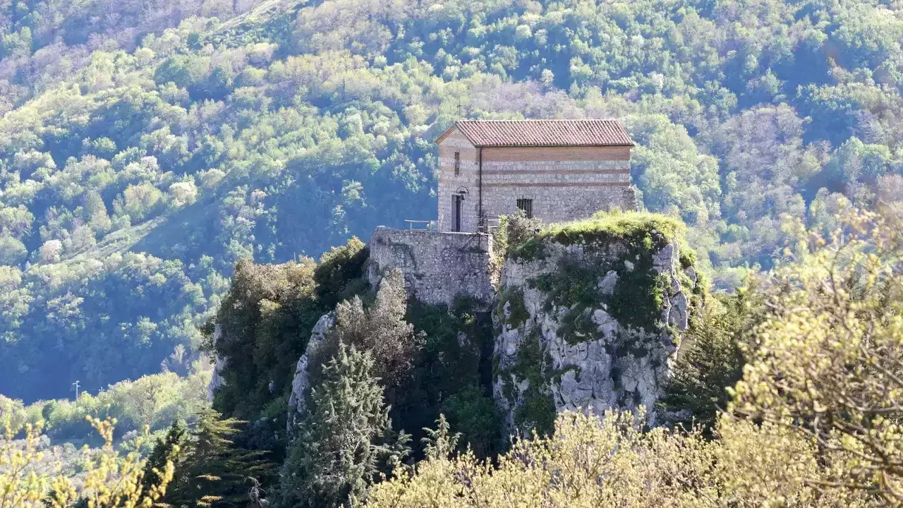 Chiesetta di San Vito e area climbing
